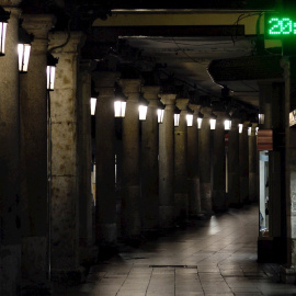 Aspecto que presentan las calles de Valladolid durante el segundo día del toque de queda a las 20.00 horas impuesto por la Junta de Castilla y León.