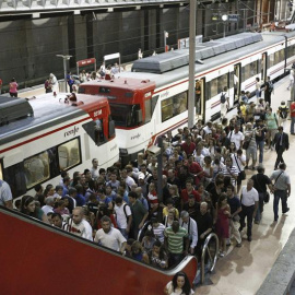 La estación de Atocha Renfe paralizada y sin empleados por la huelga