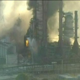 Arde una refinería en EE.UU 