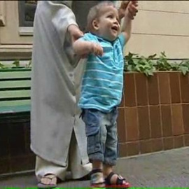 El Hospital Clínico de Barcelona trasplanta un riñón a un niño de 20 meses