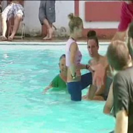 "Remojón" en el palacio 'okupado' de Moratalla