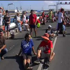 Sentada simbólica del SAT en el Puente de Carranza 