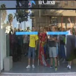 Los jornaleros del SAT ocupan una sede bancaria