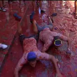 40.000 personas participaron en esta guerra de tomates 