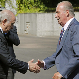 Pitada al Rey en su visita a la DGT