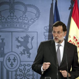 Rajoy promete no subir el IVA ni el IRPF