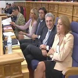 La propuesta de Cospedal de eliminar el sueldo a los diputados se imita y se critica