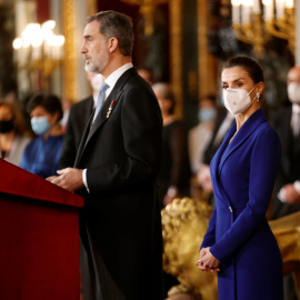 El rey Felipe VI, acompañado de la reina Letizia