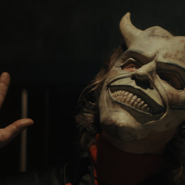 21/06/2022. Ethan Hawke, como 'el Captor', da verdadero miedo.