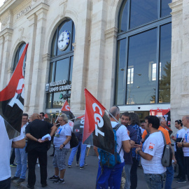 Concentración en la estación de Valladolid el pasado 26 de septiembre organizada por CGT en defensa del ferrocarril píblico.(R.M)