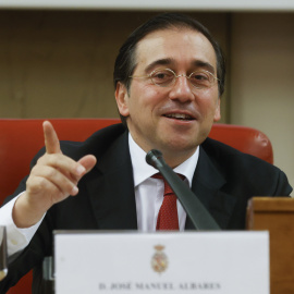 24/06/2022.- El ministro de Asuntos Exteriores, José Manuel Albares participa en el acto "España, la UE y la OTAN ante la guerra de Ucrania y otros desafíos mundiales" organizada por el PSOE este viernes en el Congreso. EFE/ Juan Carlos Hidalgo