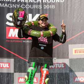 Fotografía facilitada por Kawasaki Europa de Ana Carrasco tras proclamarse campeona del mundo en la categoría de Supersport 300.(EFE)