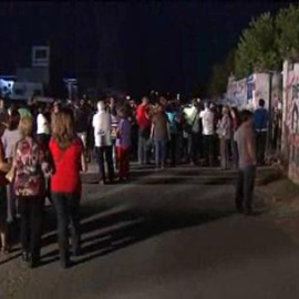 Alrededor de 200 personas recuerdan a Ruth y José en el exterior de la finca de Las Quemadillas