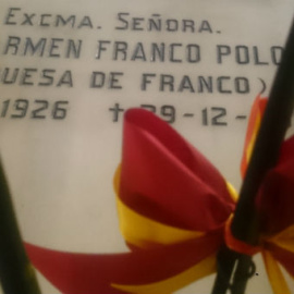 Tumba de Carmen Franco Polo en la cripta de la catedral de la Almudena, en Madrid. / HENRIQUE MARIÑO