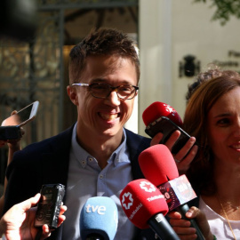 Iñigo Errejón y Mónica García tras presentar la denuncia ante la Fiscalía contra la corrupción en Madrid / PODEMOS