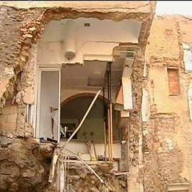 Una casa se derrumba en Tortosa a causa de la lluvia