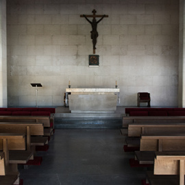 Vista de la capilla donde se encuentra la cripta donde está enterrada Carmen Polo.- J. GÓMEZ