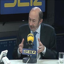 Rubalcaba: "Si mis compañeros me dicen un día 'Alfredo tú no vales', dejaré los trastos y me iré a mi casa"