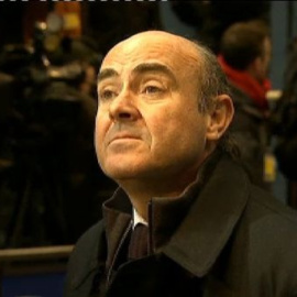 De Guindos: "La voluntad del Gobierno es que haya luz y taquígrafos"