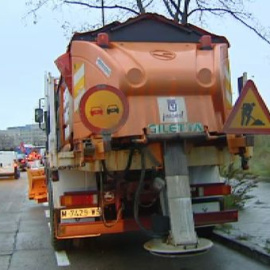 Poca nieve y muchos atascos en Madrid