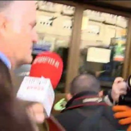 Bárcenas huye sin hacer declaraciones ante el acoso de la prensa