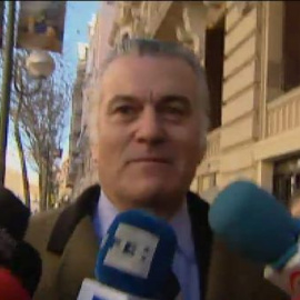 Luis Bárcenas recibido con gritos en la Fiscalía 