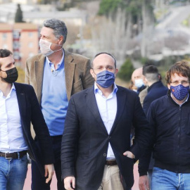 El presidente del PP, Pablo Casado, el alcalde de Badalona (Barcelona), Xavier Garcia Albiol, el candidato al 14F, Alejandro Fernández, y el alcalde de Madrid, José Luis Martínez-Almeida, en un acto de campaña en Catalunya.