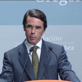 Aznar pide honradez para cumplir con una legislatura "histórica"