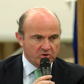 De Guindos: "Nadie puede evitar que haya garbanzos negros o manzanas podridas"