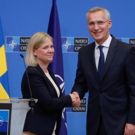 27/06/2022. El secretario general de la OTAN, Jens Stoltenberg, junto a la primera ministra de Suecia, Magdalena Andersson, en un acto celebrado en Brusela, a 27 de junio de 2022.