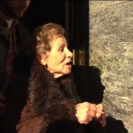 Continúa la presión popular para evitar el desahucio de Aurelia