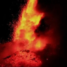 El Etna entra en erupción 