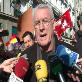 Lara: "Rajoy piensa en la España de los banqueros"