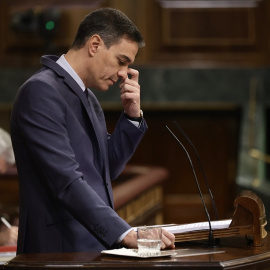 El presidente del Gobierno, Pedro Sánchez, interviene en una sesión plenaria, en el Congreso de los Diputados, a 30 de marzo de 2022, en Madrid (España).