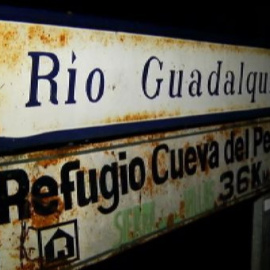 Desalojan un centenar de viviendas en Mogón (Jaén)