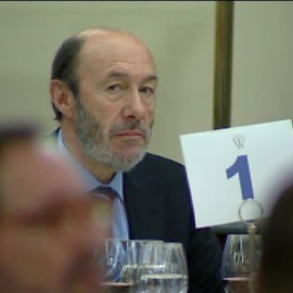 Rubalcaba intenta poner orden en el PSOE