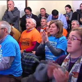 Afectados por las preferentes protestan en ayuntamientos de Galicia