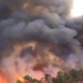 Los bomberos no prevén poder controlar hoy el incendio de Las Hurdes