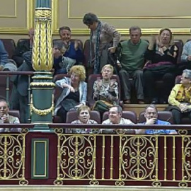 Afectados por las preferentes desalojados de la tribuna de invitados en el Congreso