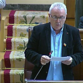Sáenz de Santamaría reprocha a Cayo Lara que IU no paga los impuestos 