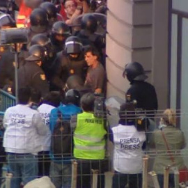 La policía detiene a un hombre por desorden público