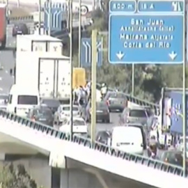 Rescatado un niño cabalgando por una autovía en sentido contrario