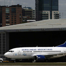 Un avión de Aerolíneas Argentinas en el Aeroparque Metropolitano de Buenos Aires, Argentina. EFE