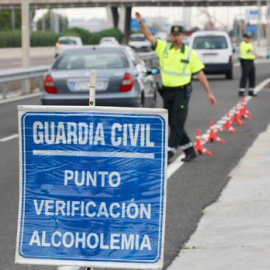 El Gobierno ha sacado de la carretera a más de 800 agentes de la Guardia Civil de Tráfico desde 2011.