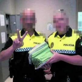 Dos policías locales de Sevilla serán investigados por fotografiarse con decenas de multas
