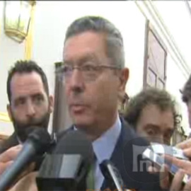 Gallardón ve imposible la consulta en Cataluña sin modificar la Constitución