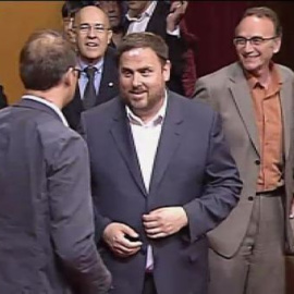 Oriol Junquera se cae en el Parlament
