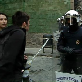 La Guardia Urbana de Barcelona desaloja un edificio ocupado por miembros del 15M