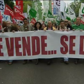 Miles de personas participan en el centro de Madrid en una nueva marea blanca