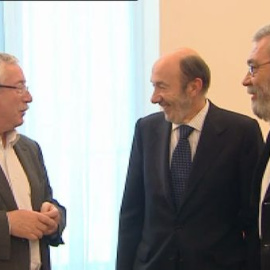 Rubalcaba se reune con los líderes de UGT y CCOO